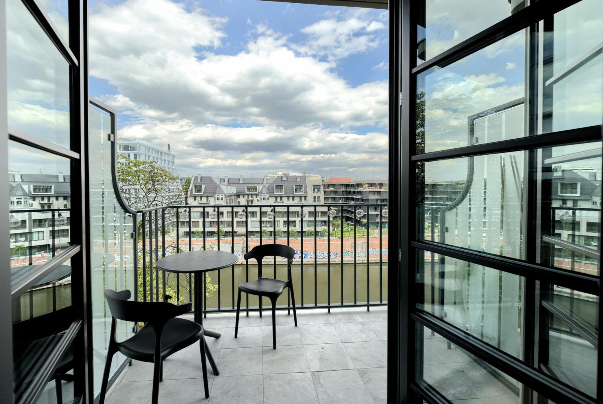 Aboutartapartments - By The River Вроцлав Екстериор снимка